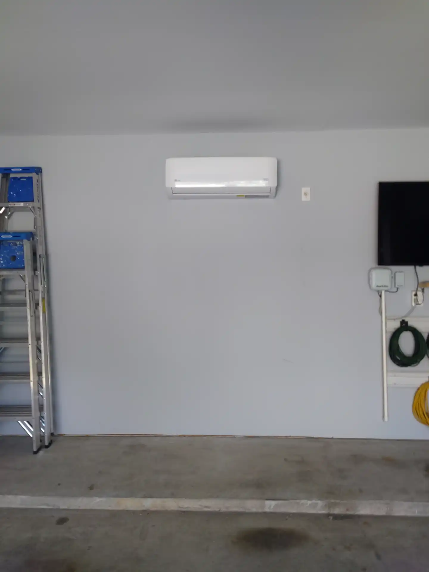 Senville Indoor Mini Split Air Handler Garage